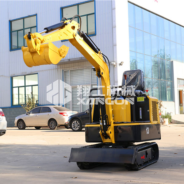 13型小型挖掘機(jī)精于細(xì)節(jié)，專于品質(zhì)